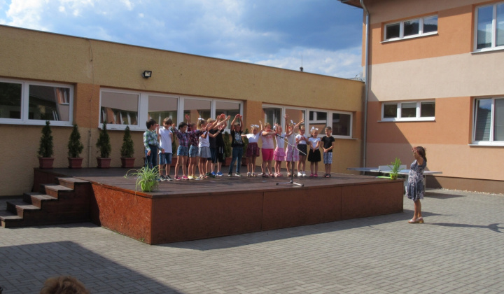 5. fotografia fotogalérie Rozlúčka so šlabikárom