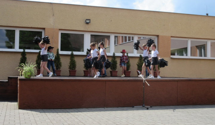 11. fotografia fotogalérie Rozlúčka so šlabikárom
