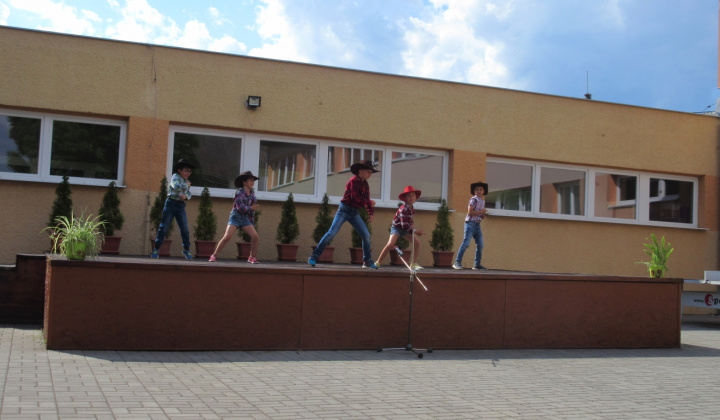 14. fotografia fotogalérie Rozlúčka so šlabikárom