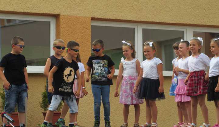 24. fotografia fotogalérie Rozlúčka so šlabikárom