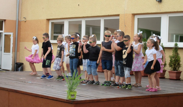 29. fotografia fotogalérie Rozlúčka so šlabikárom