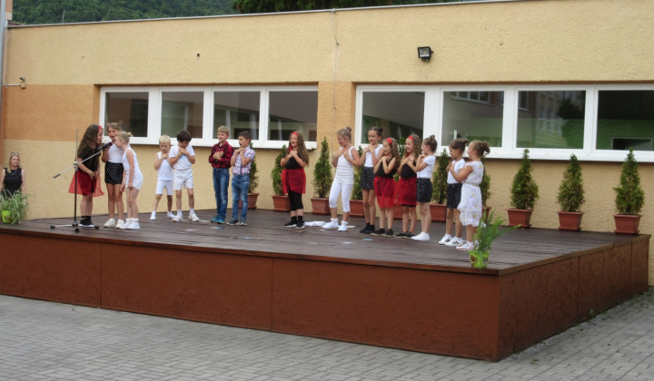 34. fotografia fotogalérie Rozlúčka so šlabikárom