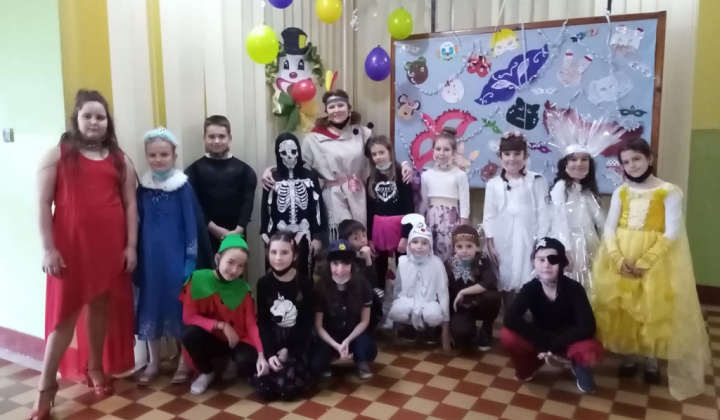 16. fotografia fotogalérie Z triednych karnevalov