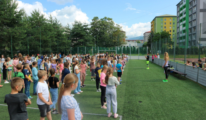 10. fotografia fotogalérie „Nebuď ONLINE, buď v pohybe“ so Zumbou