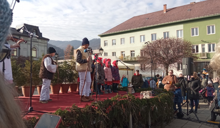 3. fotografia fotogalérie Vystúpemie na vianočných trhoch