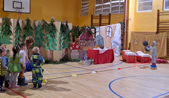 18. fotografia fotogalérie Rozprávková noc v škole