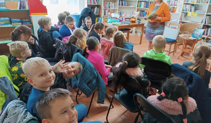 16. fotografia fotogalérie Predpoludnie s knihou-návšteva kníhkupectva KnihArt