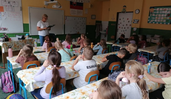 13. fotografia fotogalérie Dnes mi číta babka, dedko