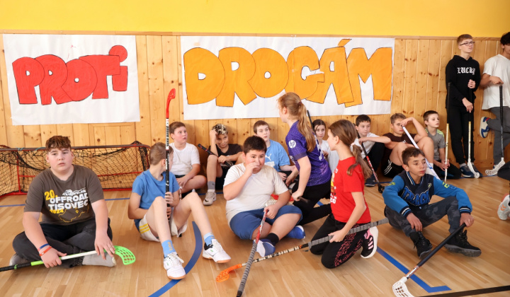 10. fotografia fotogalérie Florbalový turnaj „Športom proti drogám“
