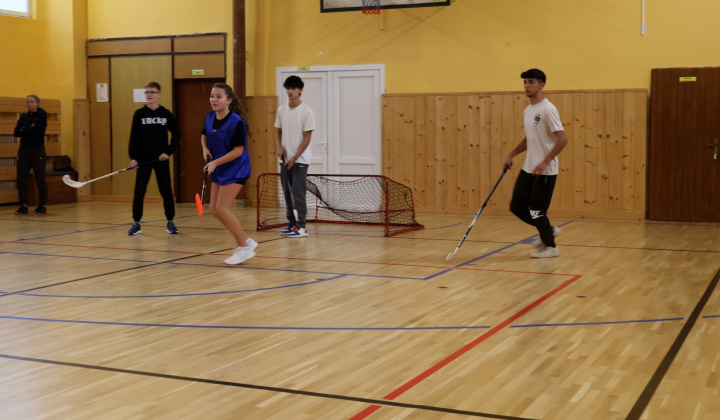 43. fotografia fotogalérie Florbalový turnaj „Športom proti drogám“