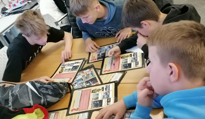 14. fotografia fotogalérie Hoaxy, Fakenews, Konšpiračné teórie 