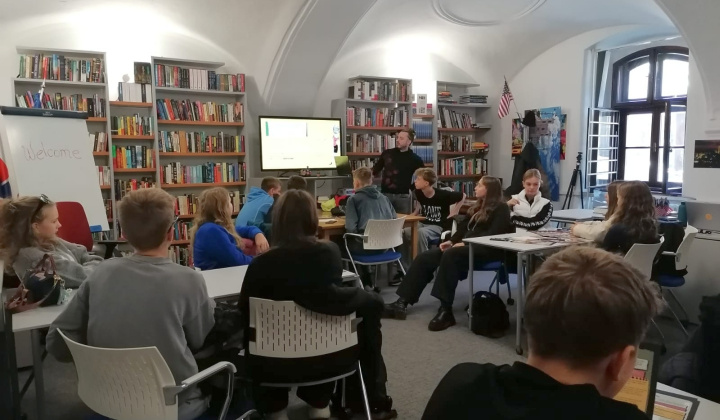 19. fotografia fotogalérie Hoaxy, Fakenews, Konšpiračné teórie 