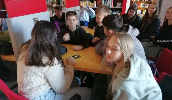 24. fotografia fotogalérie Hoaxy, Fakenews, Konšpiračné teórie 