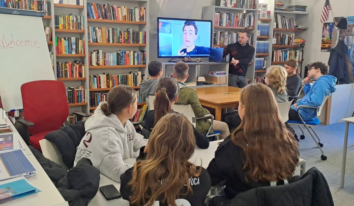 29. fotografia fotogalérie Hoaxy, Fakenews, Konšpiračné teórie 