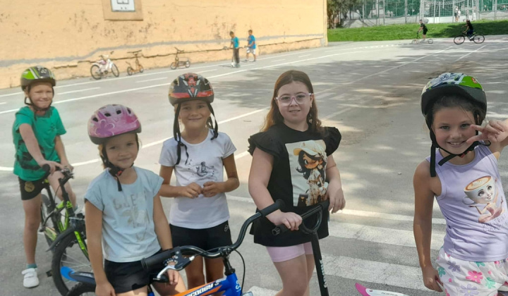 7. fotografia fotogalérie Na bicykli bezpečne+športové aktivity pre I. stupeň
