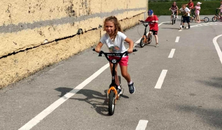 53. fotografia fotogalérie Na bicykli bezpečne+športové aktivity pre I. stupeň