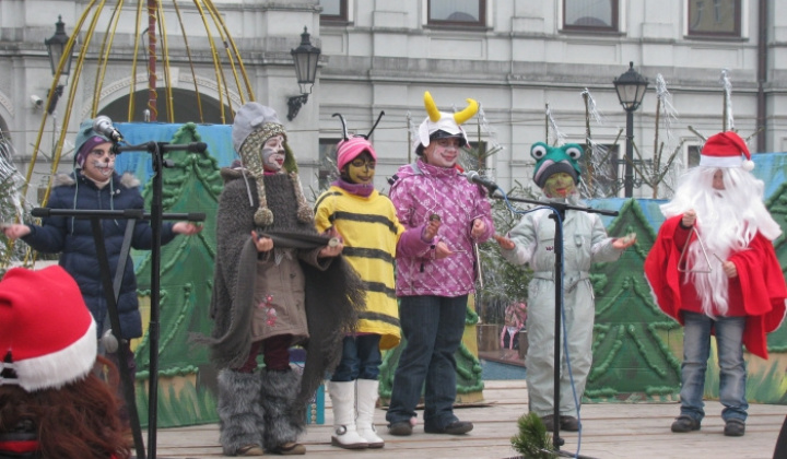 12. fotografia fotogalérie Vystúpenie žiakov na decembrovom jarmoku
