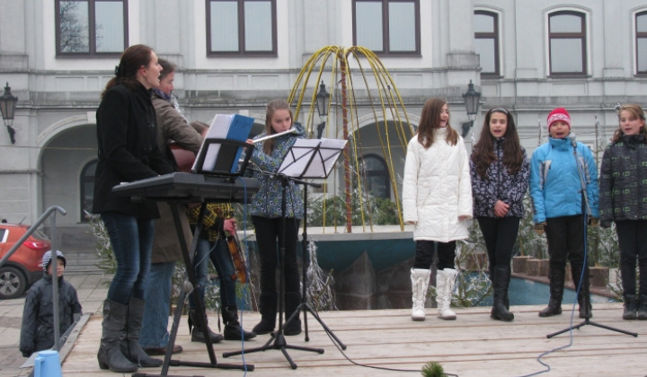 18. fotografia fotogalérie Vystúpenie žiakov na decembrovom jarmoku