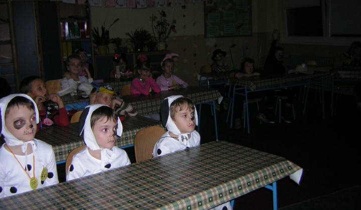 32. fotografia fotogalérie Noc v knižnici