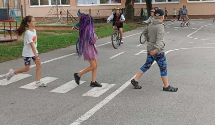 3. fotografia fotogalérie Na bicykli bezpečne+športové aktivity pre I. stupeň