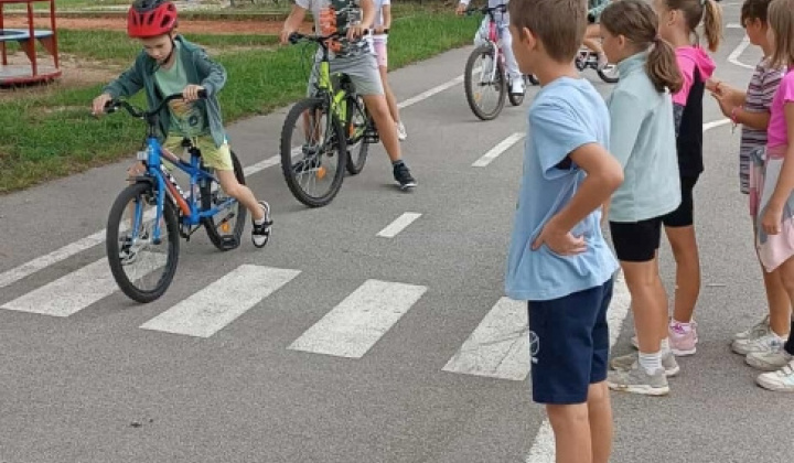 9. fotografia fotogalérie Na bicykli bezpečne+športové aktivity pre I. stupeň