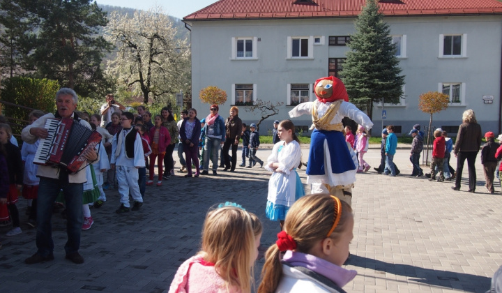 2. fotografia fotogalérie Ako Hviezdoslavka s Markízou Morenu vynášali...