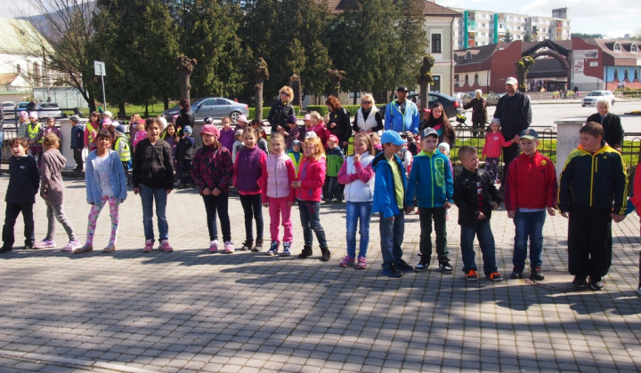 42. fotografia fotogalérie Ako Hviezdoslavka s Markízou Morenu vynášali...