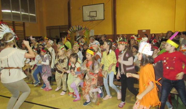 20. fotografia fotogalérie Indiánska noc v škole
