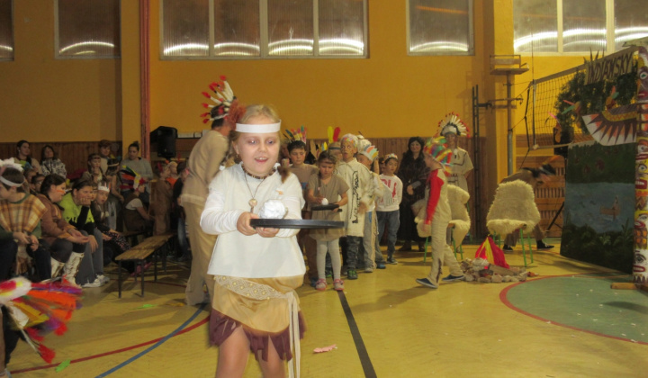 38. fotografia fotogalérie Indiánska noc v škole