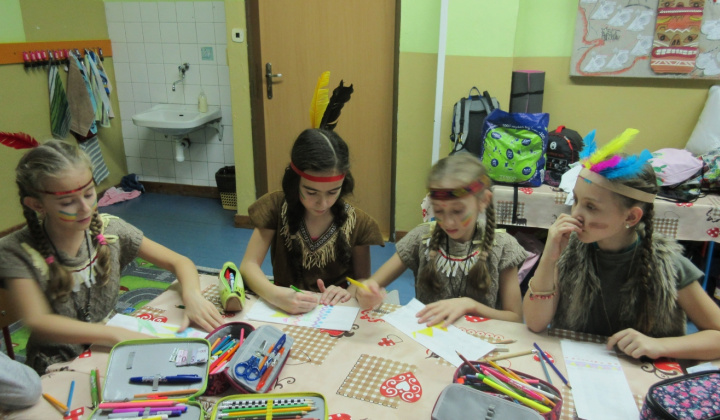44. fotografia fotogalérie Indiánska noc v škole
