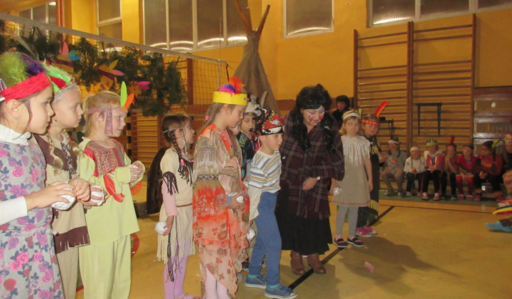 48. fotografia fotogalérie Indiánska noc v škole
