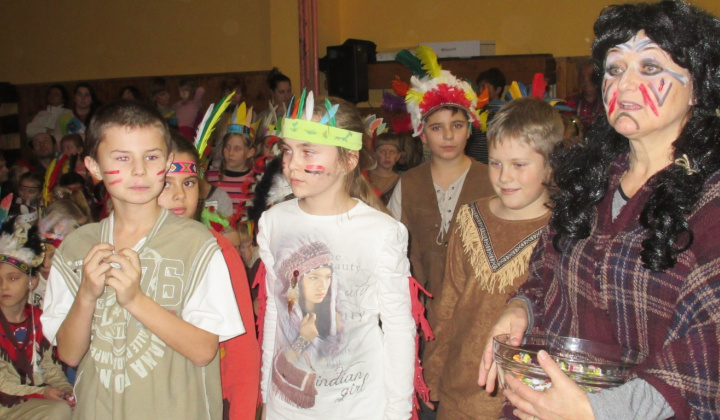 53. fotografia fotogalérie Indiánska noc v škole