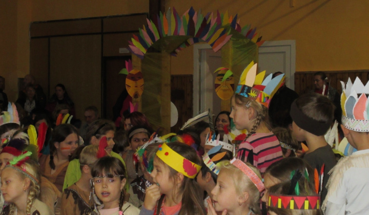 57. fotografia fotogalérie Indiánska noc v škole