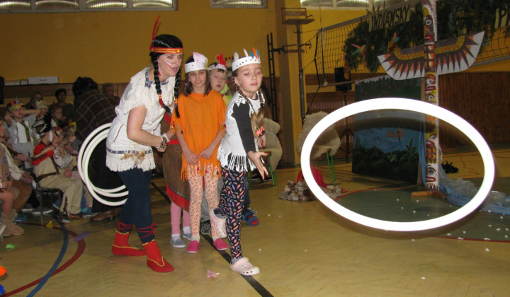 63. fotografia fotogalérie Indiánska noc v škole