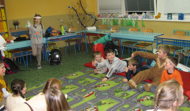 64. fotografia fotogalérie Indiánska noc v škole
