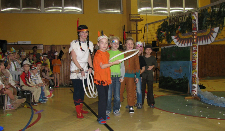 86. fotografia fotogalérie Indiánska noc v škole