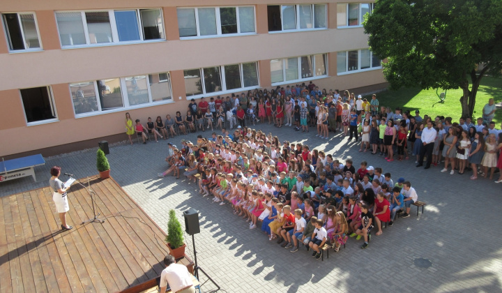 3. fotografia fotogalérie Slávnostné ukončenie školského koka